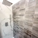 Nashville Apartment, 50 Passi Dalla A813 アパート *
