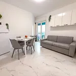 アパート Nashville Apartment, 50 Passi Dalla A813 サン・ベネデット・デル・トロント