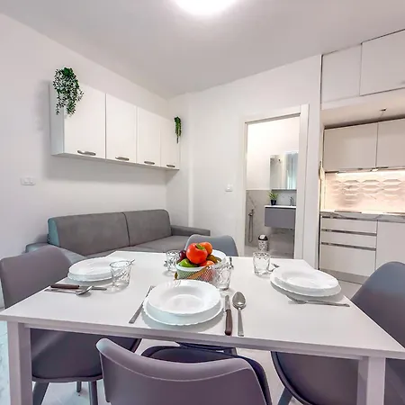 Nashville Apartment, 50 Passi Dalla A813 *