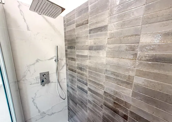 Nashville Apartment, 50 Passi Dalla A813 Διαμέρισμα *